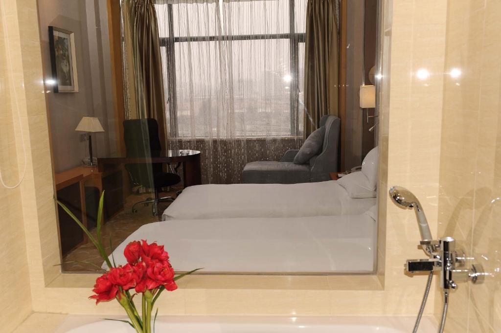 Shanghai Sky Rainbow Hotel Phòng bức ảnh